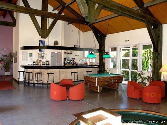 Brit Hotel Lyon Nord Dardilly Restaurant photo